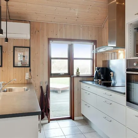 Holiday home Harri - 850m From The Sea In Nw Jutland By Interhome *